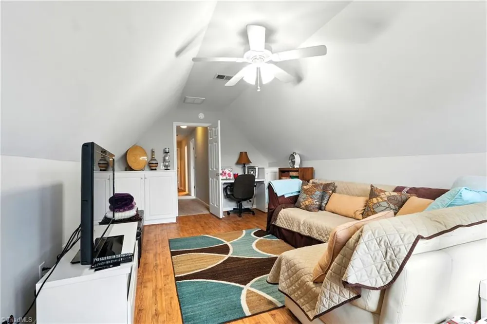 6905 Wicklow Drive Browns Summit, NC 27214