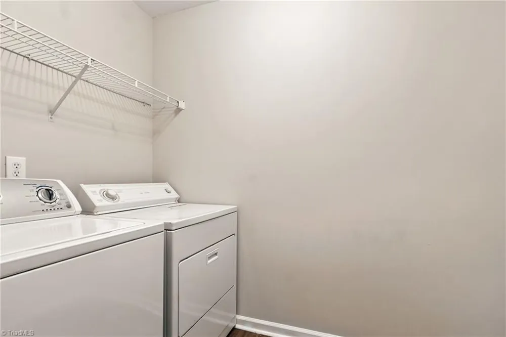 6905 Wicklow Drive Browns Summit, NC 27214