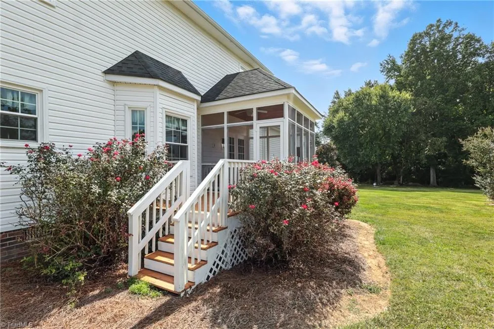 6905 Wicklow Drive Browns Summit, NC 27214