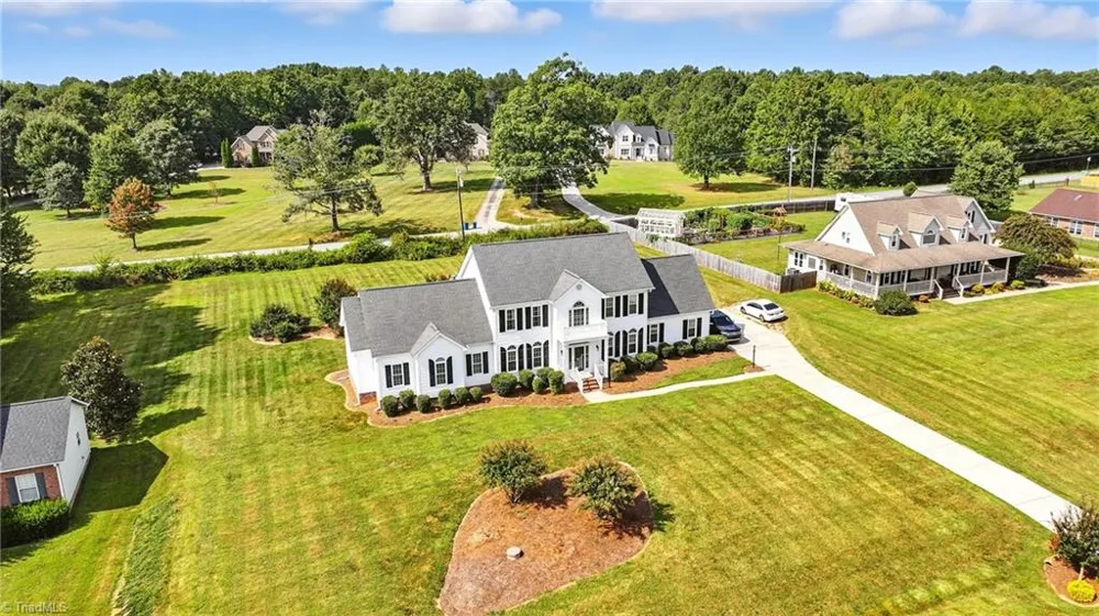 6905 Wicklow Drive Browns Summit, NC 27214