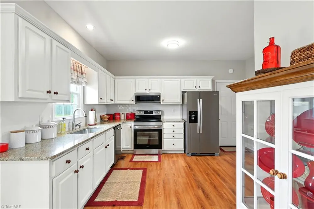 6905 Wicklow Drive Browns Summit, NC 27214