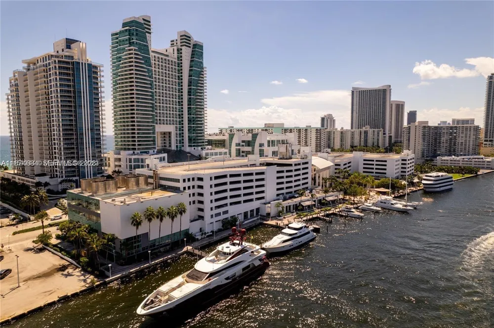 1000 Parkview Dr #805 Hallandale Beach, FL 33009