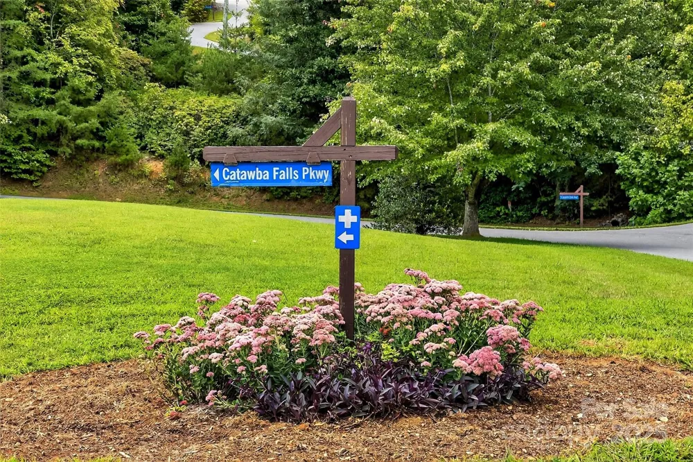100 Comet Falls Trail #235 Black Mountain, NC 28711