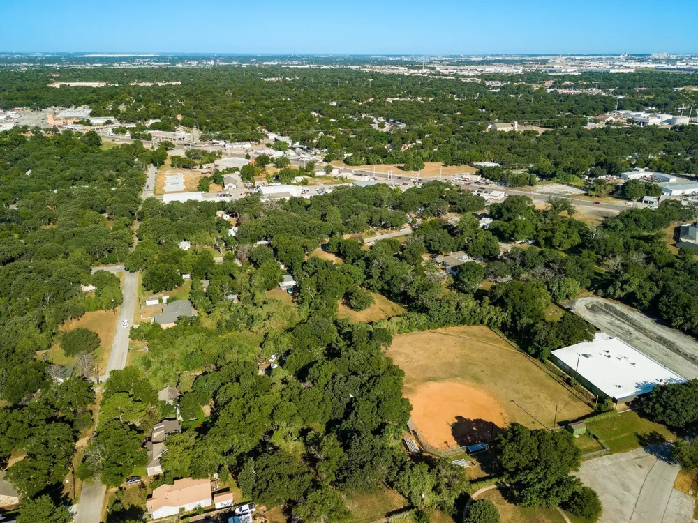 1620 Oak Knoll Drive Haltom City, TX 76117