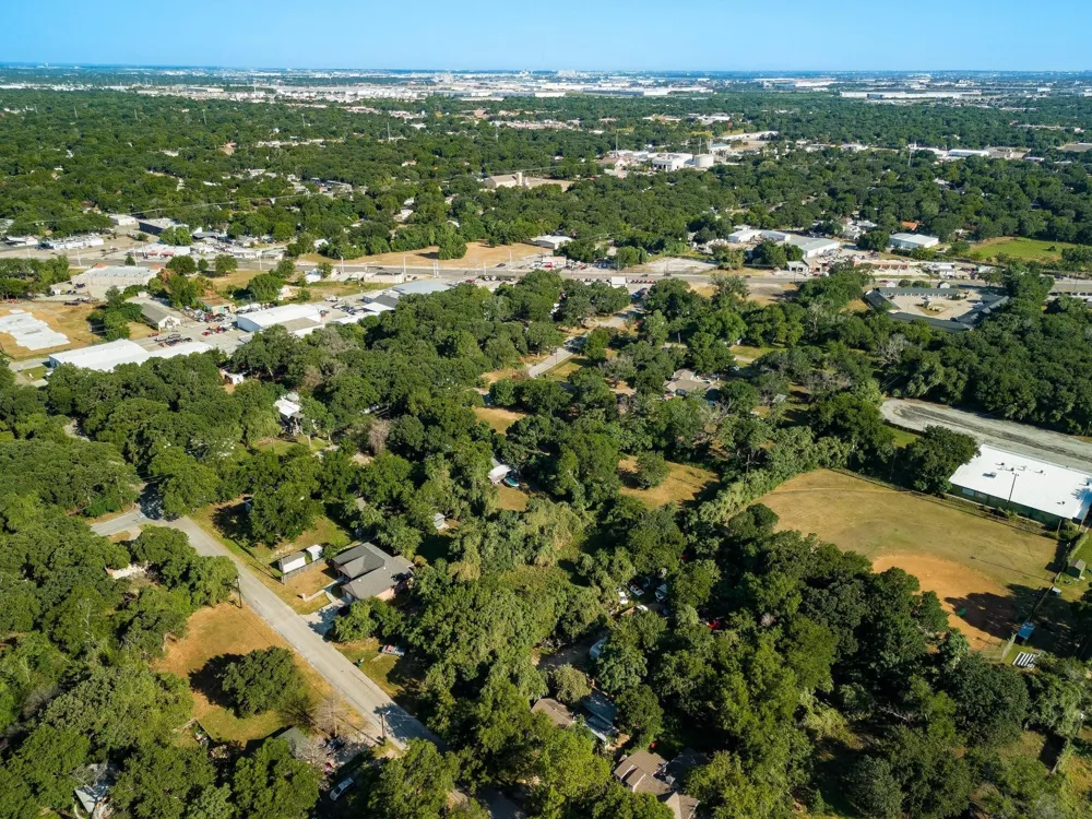 1620 Oak Knoll Drive Haltom City, TX 76117
