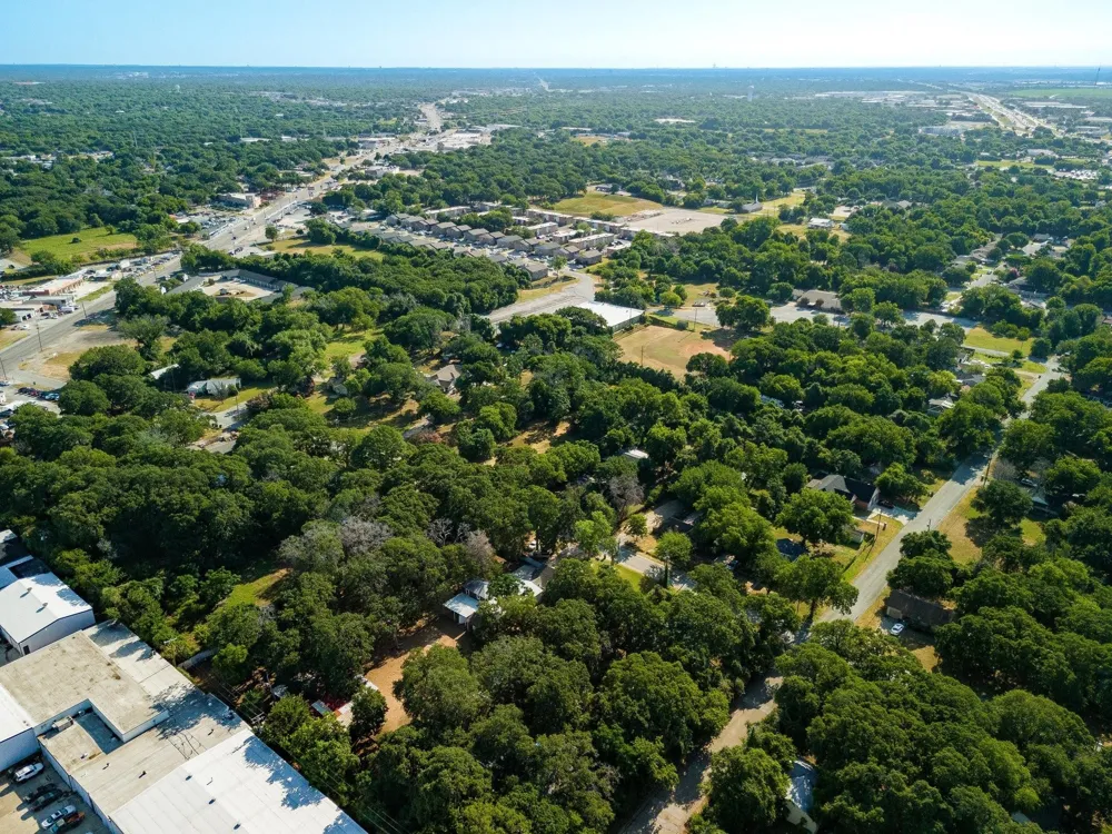 1620 Oak Knoll Drive Haltom City, TX 76117