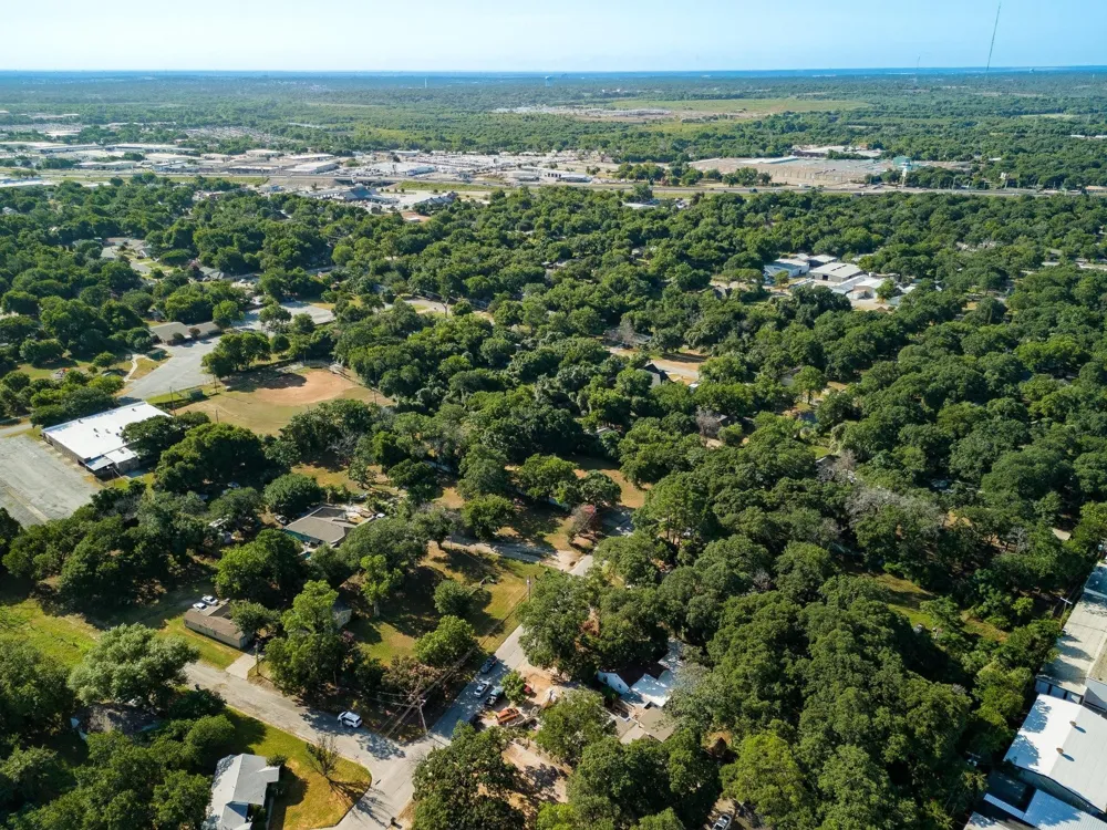 1620 Oak Knoll Drive Haltom City, TX 76117