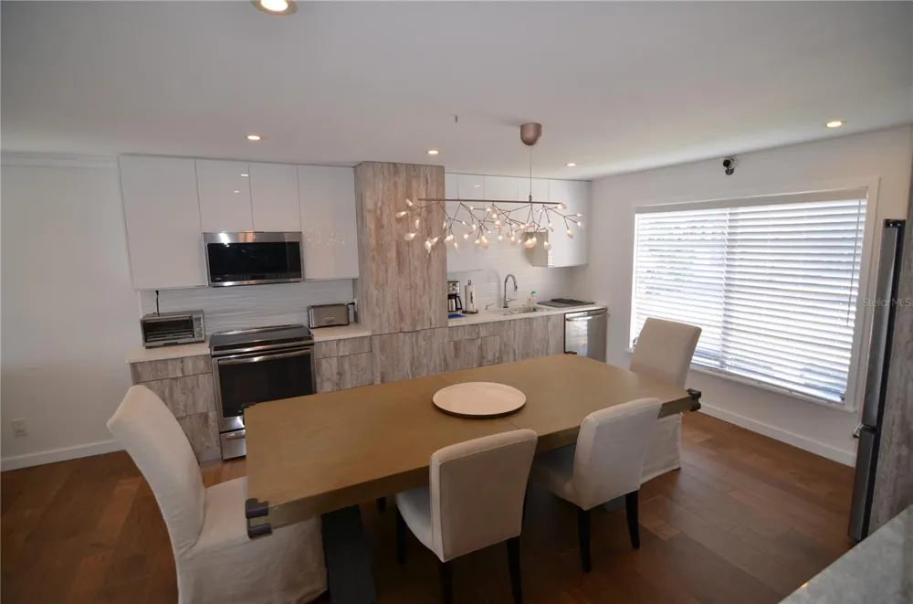 4420 EXETER DRIVE #208 Longboat Key, FL 34228