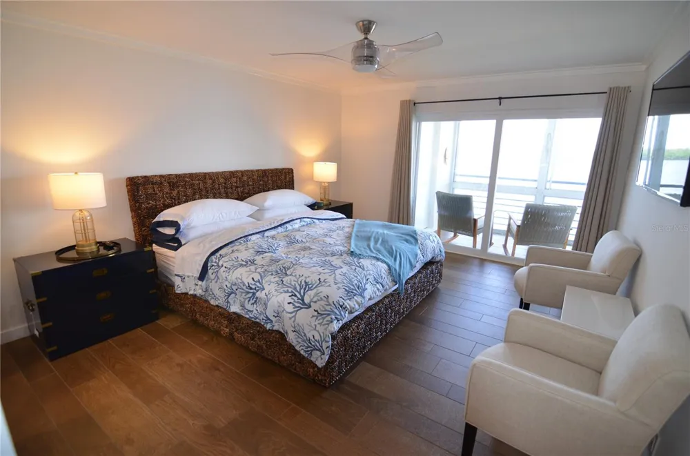 4420 EXETER DRIVE #208 Longboat Key, FL 34228