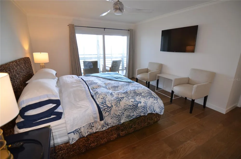 4420 EXETER DRIVE #208 Longboat Key, FL 34228