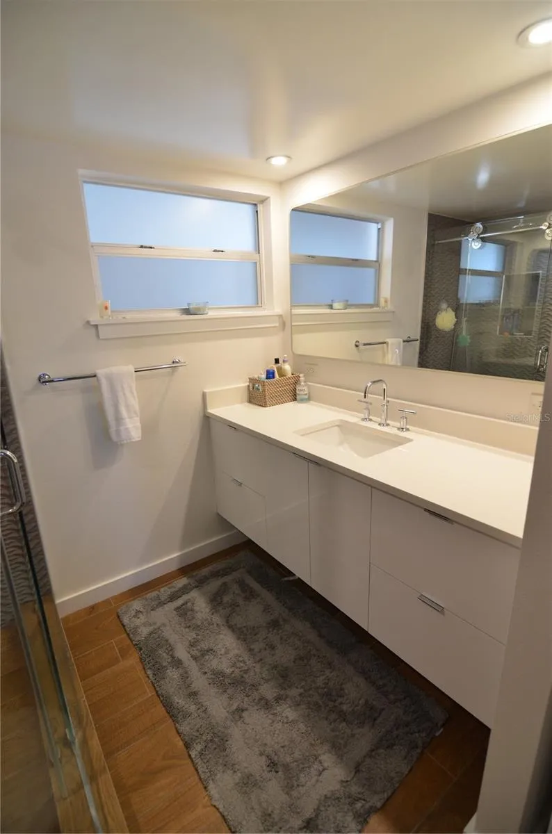 4420 EXETER DRIVE #208 Longboat Key, FL 34228
