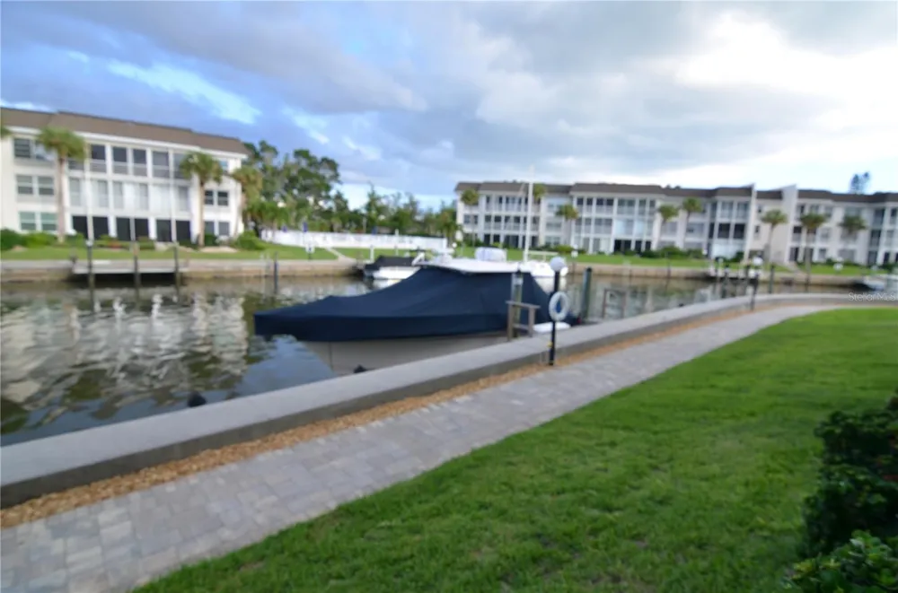4420 EXETER DRIVE #208 Longboat Key, FL 34228