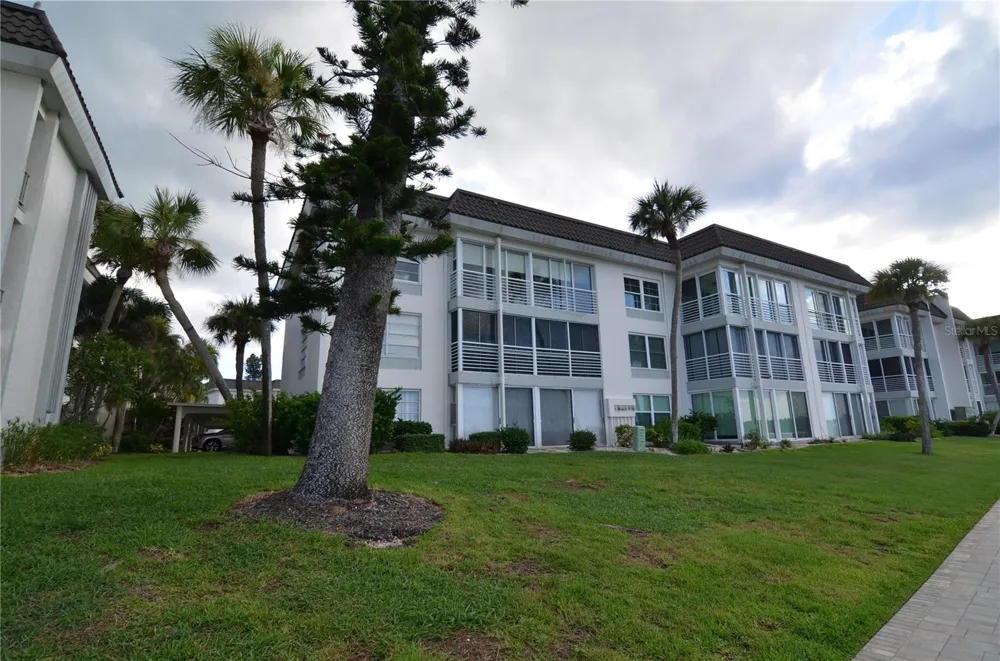4420 EXETER DRIVE #208 Longboat Key, FL 34228