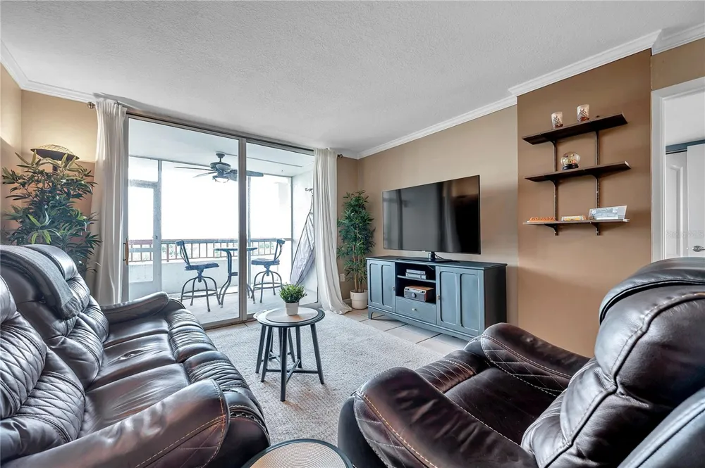 2333 FEATHER SOUND DRIVE #B307 Clearwater, FL 33762