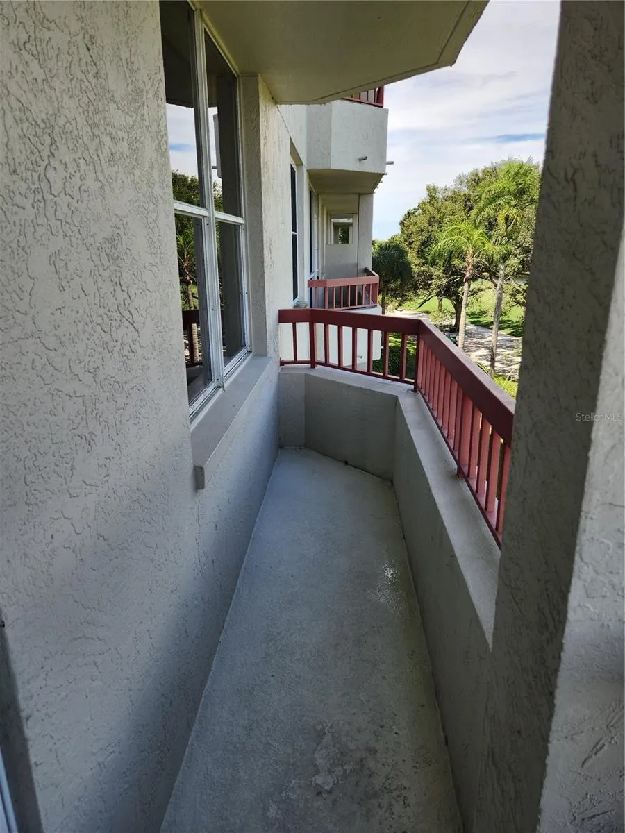 2333 FEATHER SOUND DRIVE #B307 Clearwater, FL 33762