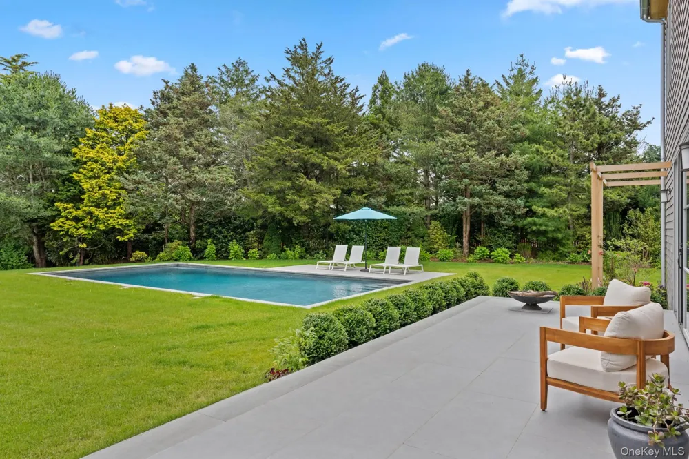 26 Georgian Lane Water Mill, NY 11976
