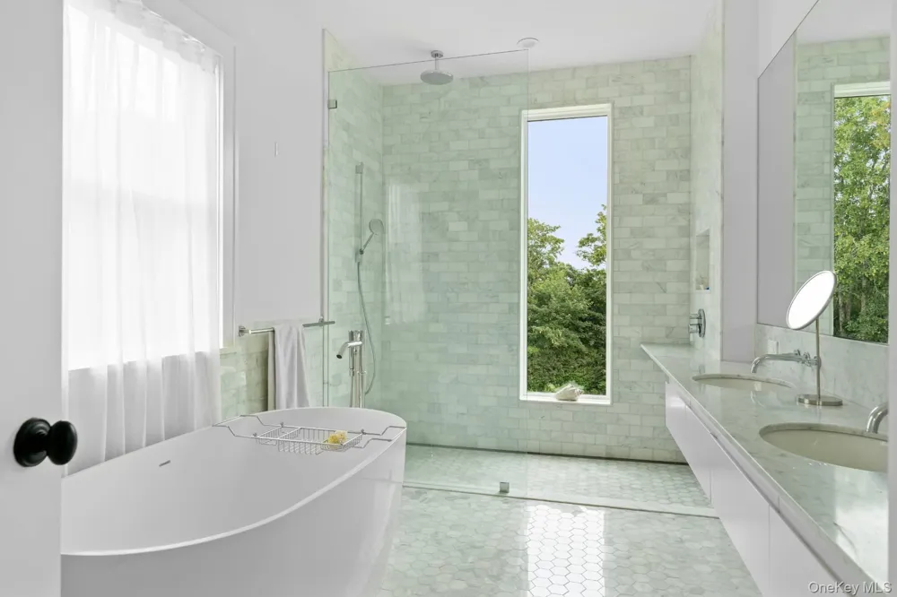 26 Georgian Lane Water Mill, NY 11976