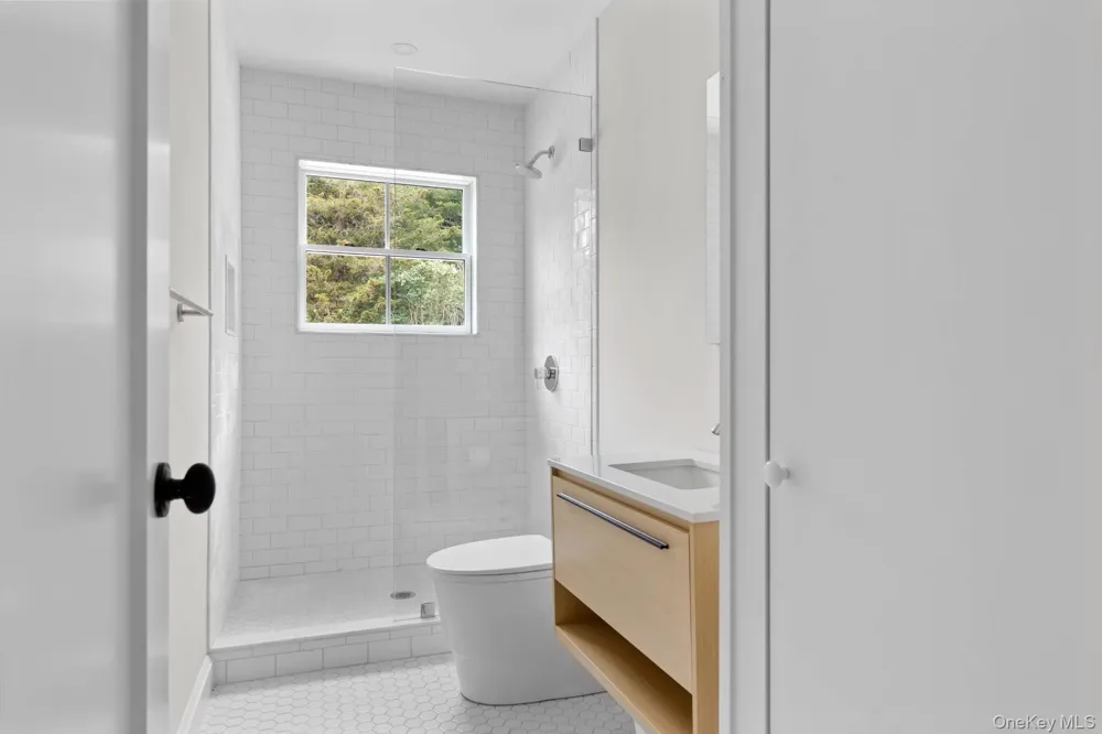 26 Georgian Lane Water Mill, NY 11976