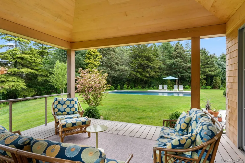 26 Georgian Lane Water Mill, NY 11976