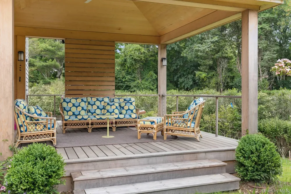 26 Georgian Lane Water Mill, NY 11976