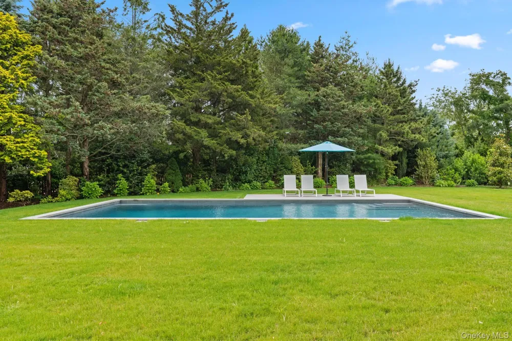 26 Georgian Lane Water Mill, NY 11976