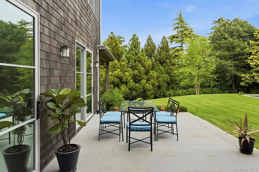 26 Georgian Lane Water Mill, NY 11976