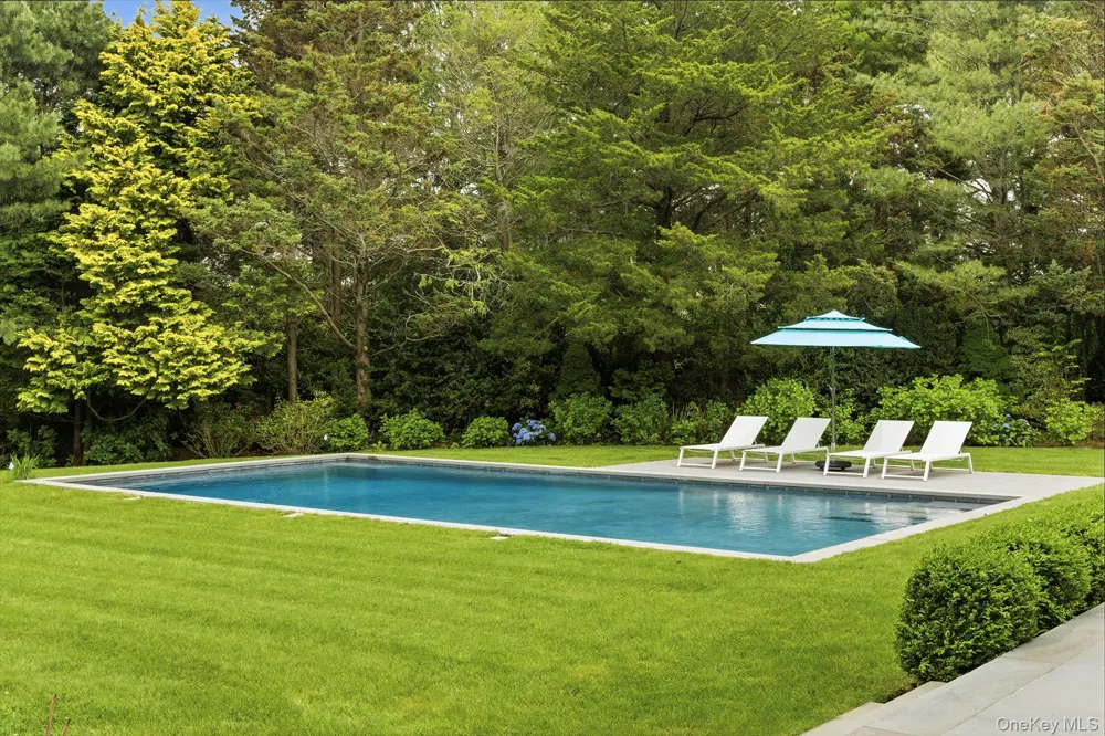26 Georgian Lane Water Mill, NY 11976