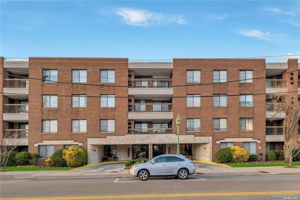 376 Central Avenue #3-V Lawrence, NY 11559