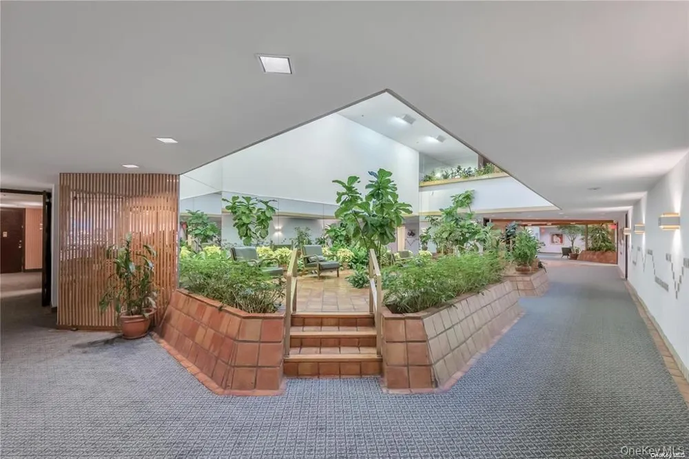 376 Central Avenue #3-V Lawrence, NY 11559