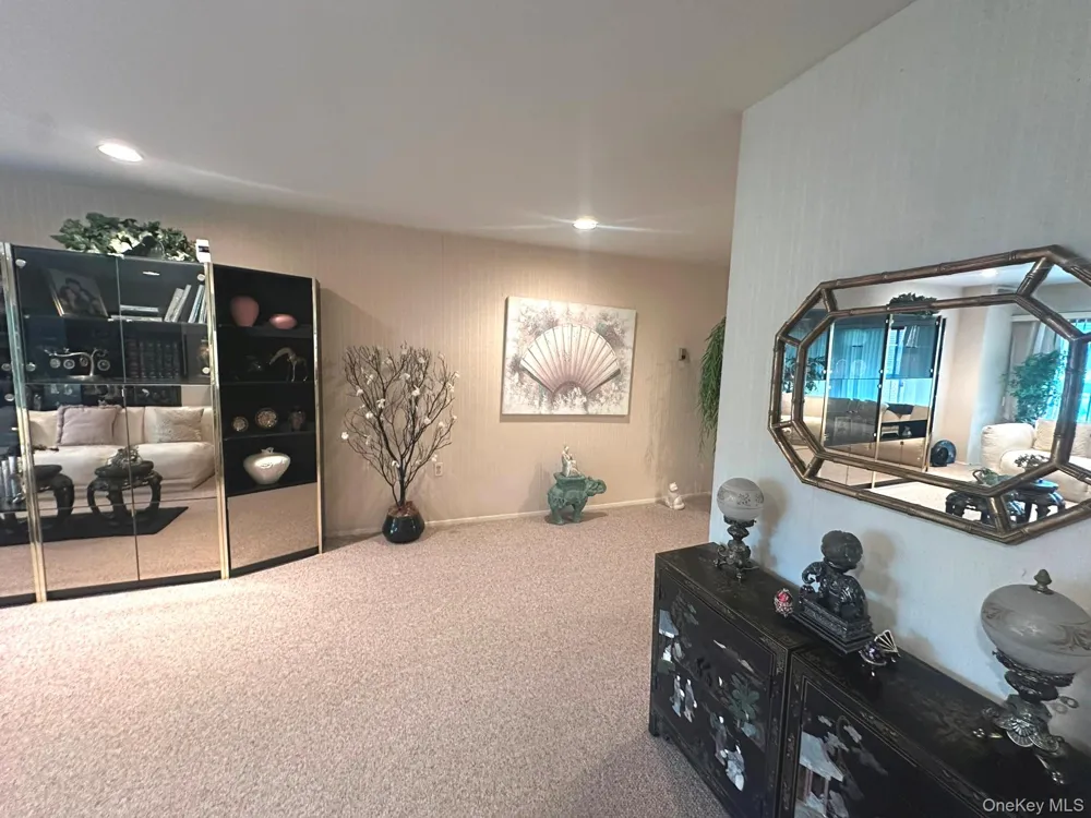 376 Central Avenue #3-V Lawrence, NY 11559