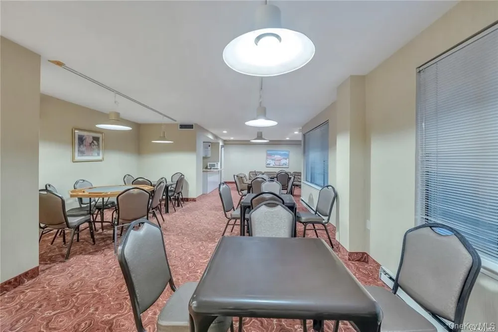 376 Central Avenue #3-V Lawrence, NY 11559