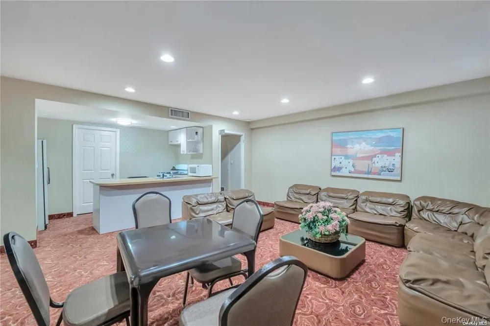 376 Central Avenue #3-V Lawrence, NY 11559