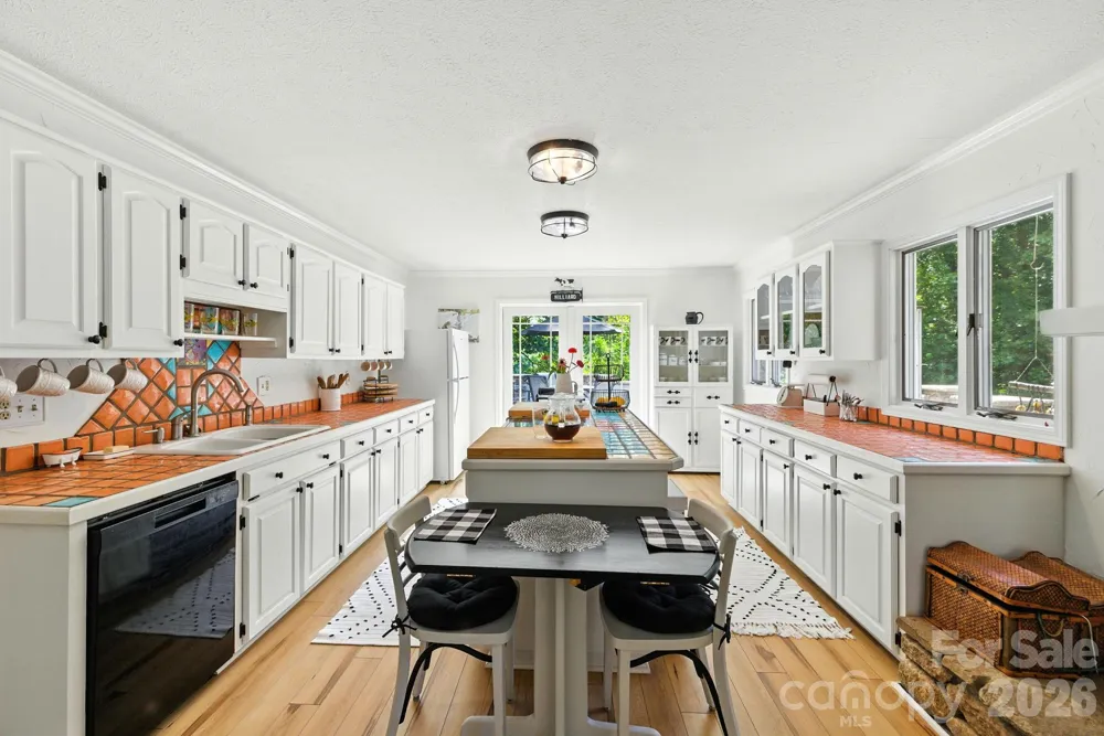 7741 Brevard Road Etowah, NC 28729