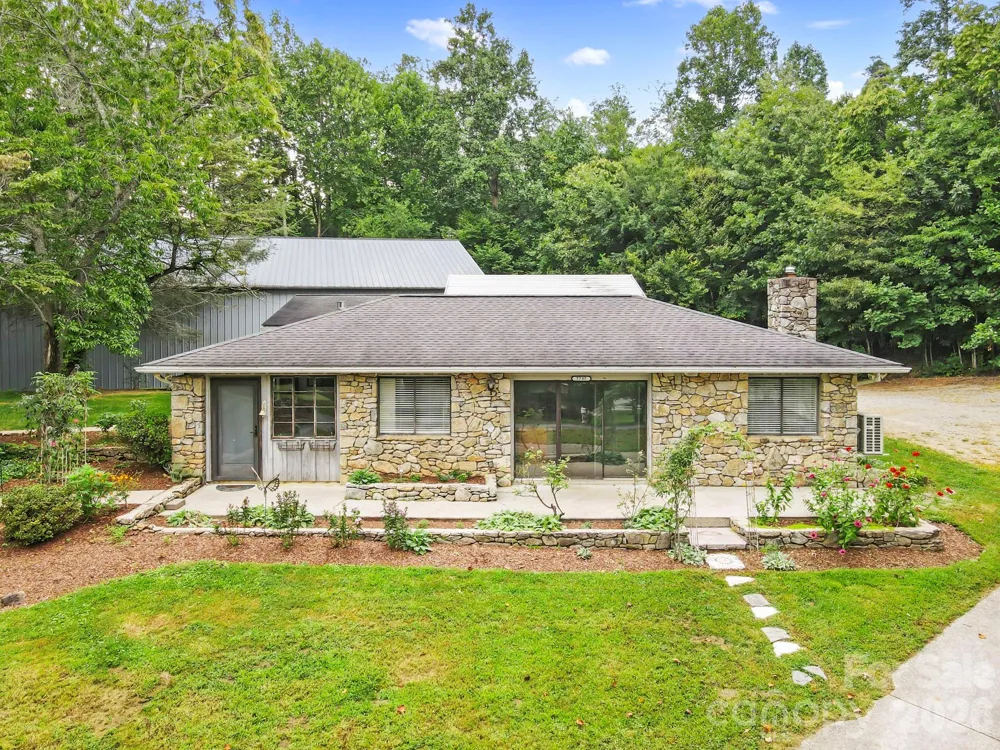 7741 Brevard Road Etowah, NC 28729