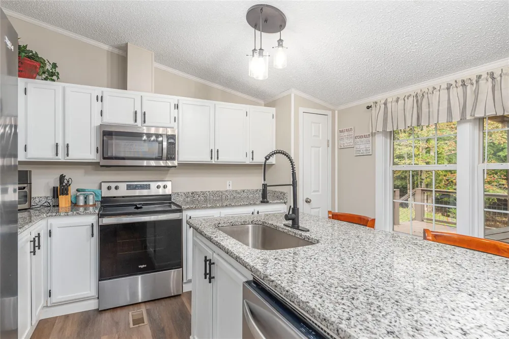 9781 Nc 209 Highway Hot Springs, NC 28743