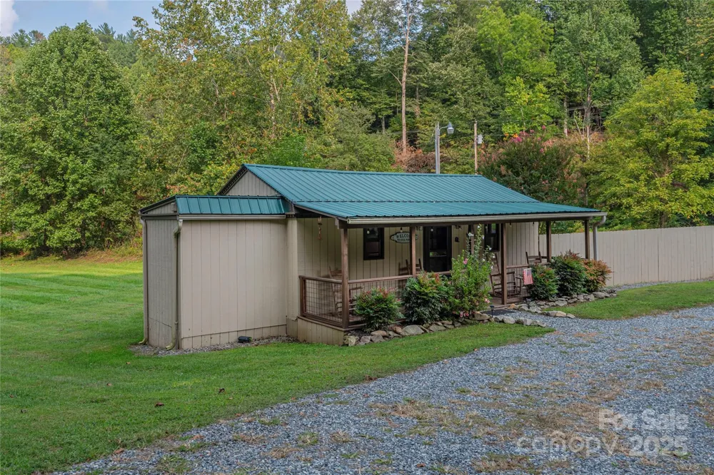 9781 Nc 209 Highway Hot Springs, NC 28743