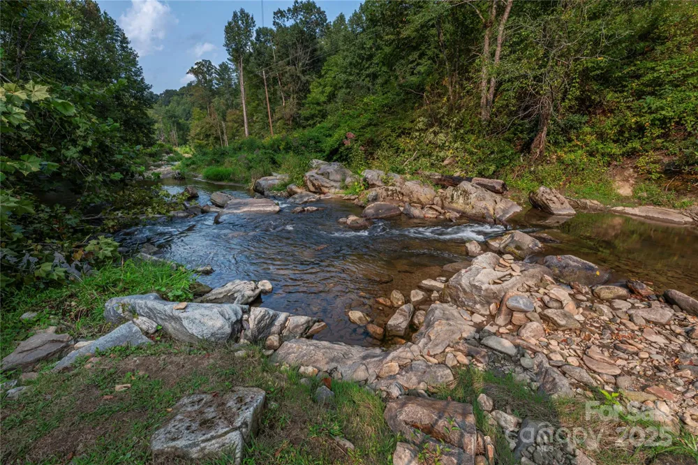 9781 Nc 209 Highway Hot Springs, NC 28743
