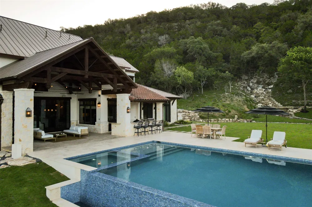 15016 Flat Top Ranch Road Austin, TX 78732