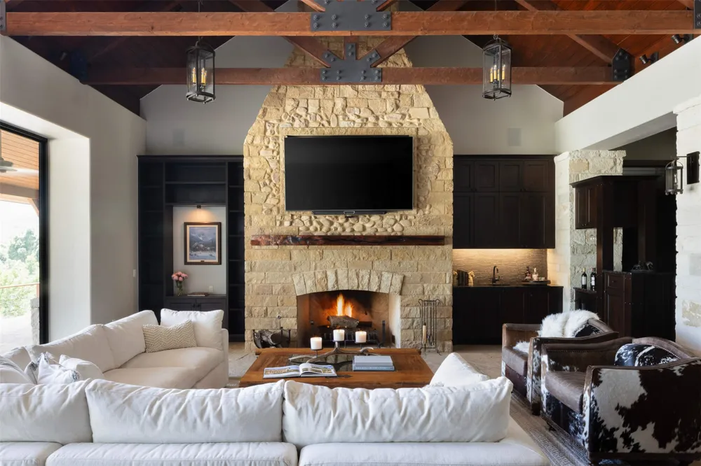 15016 Flat Top Ranch Road Austin, TX 78732