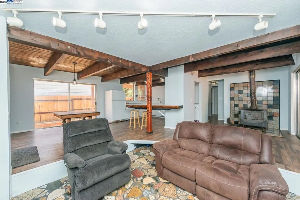 230 Mary Ave Trinity Center, CA 96091