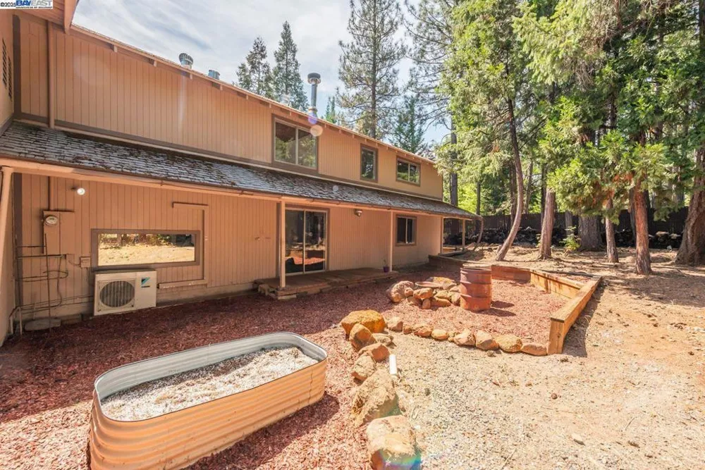 230 Mary Ave Trinity Center, CA 96091