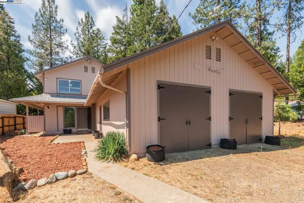 230 Mary Ave Trinity Center, CA 96091