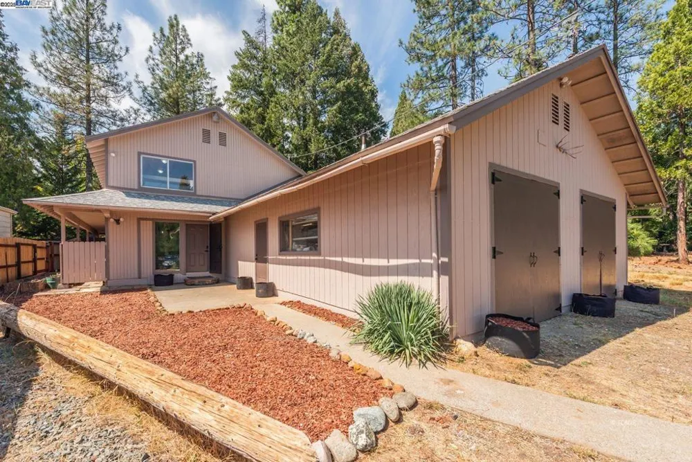 230 Mary Ave Trinity Center, CA 96091