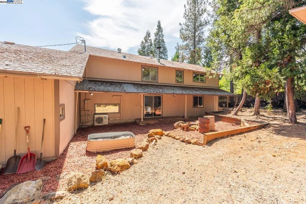 230 Mary Ave Trinity Center, CA 96091