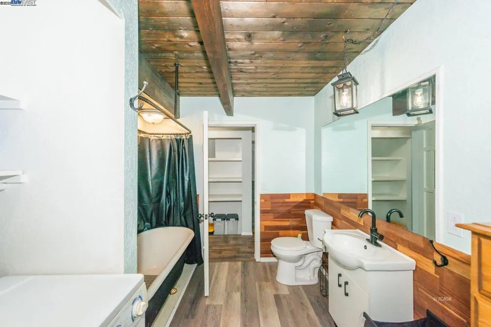 230 Mary Ave Trinity Center, CA 96091
