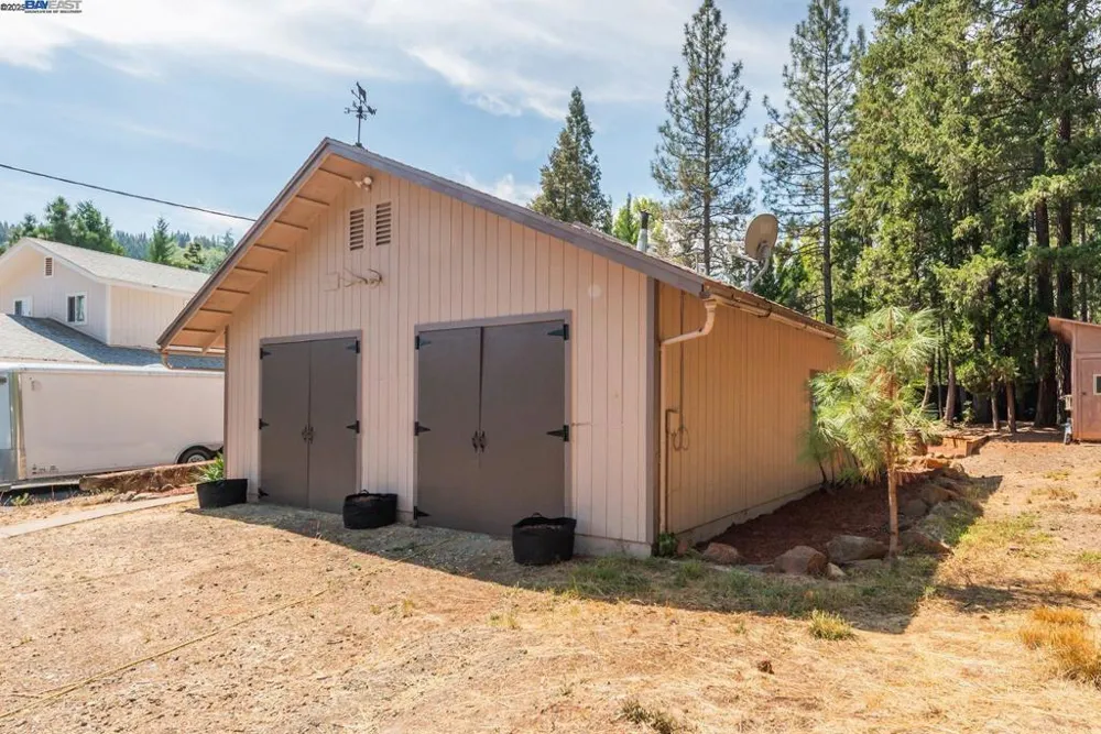 230 Mary Ave Trinity Center, CA 96091