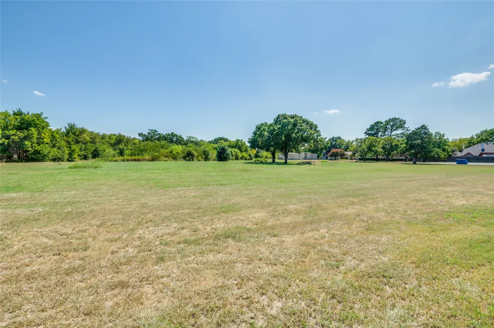 2120 W Sublett Road Arlington, TX 76017