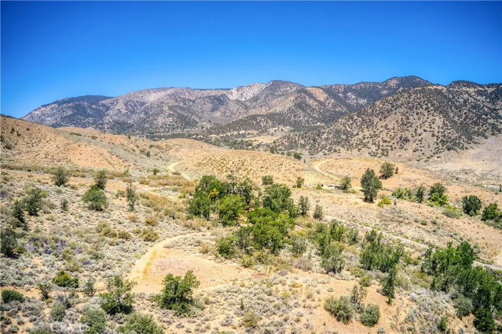6 Grand Terrace Dr Lebec, CA 93243