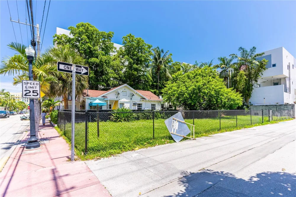 918 4th St Miami Beach, FL 33139