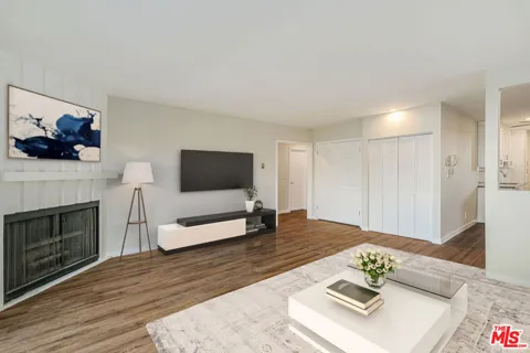 1342 HARVARD STREET #201